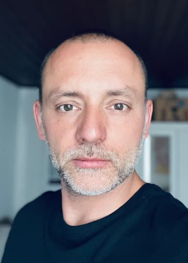 Mirza Selmoni, Founder and CEO of Synster